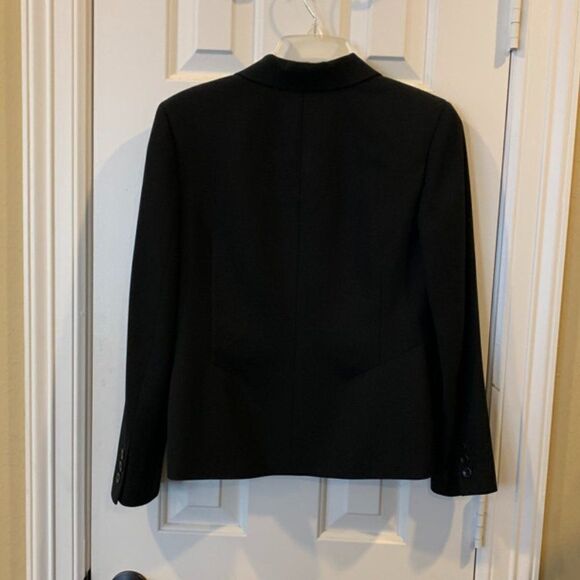 Petite Sophisticated Three Button Black Blazer - Picture 4 of 4